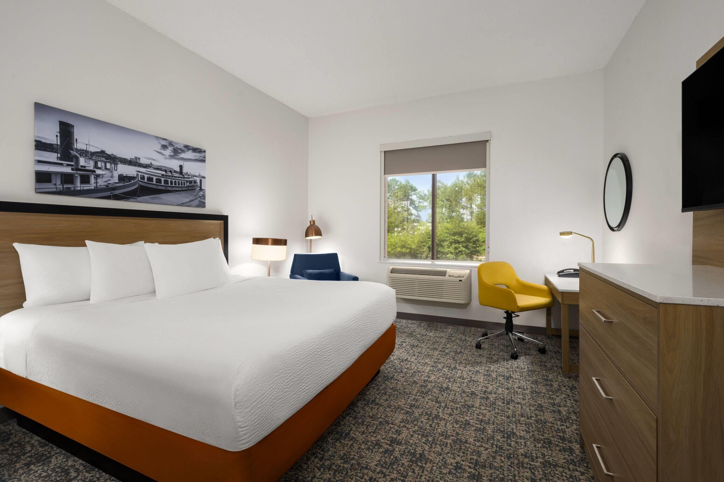 Photo - Baymont by Wyndham Savannah/Garden City