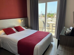 Standard Double or Twin Room, Pool View (Free Spa)