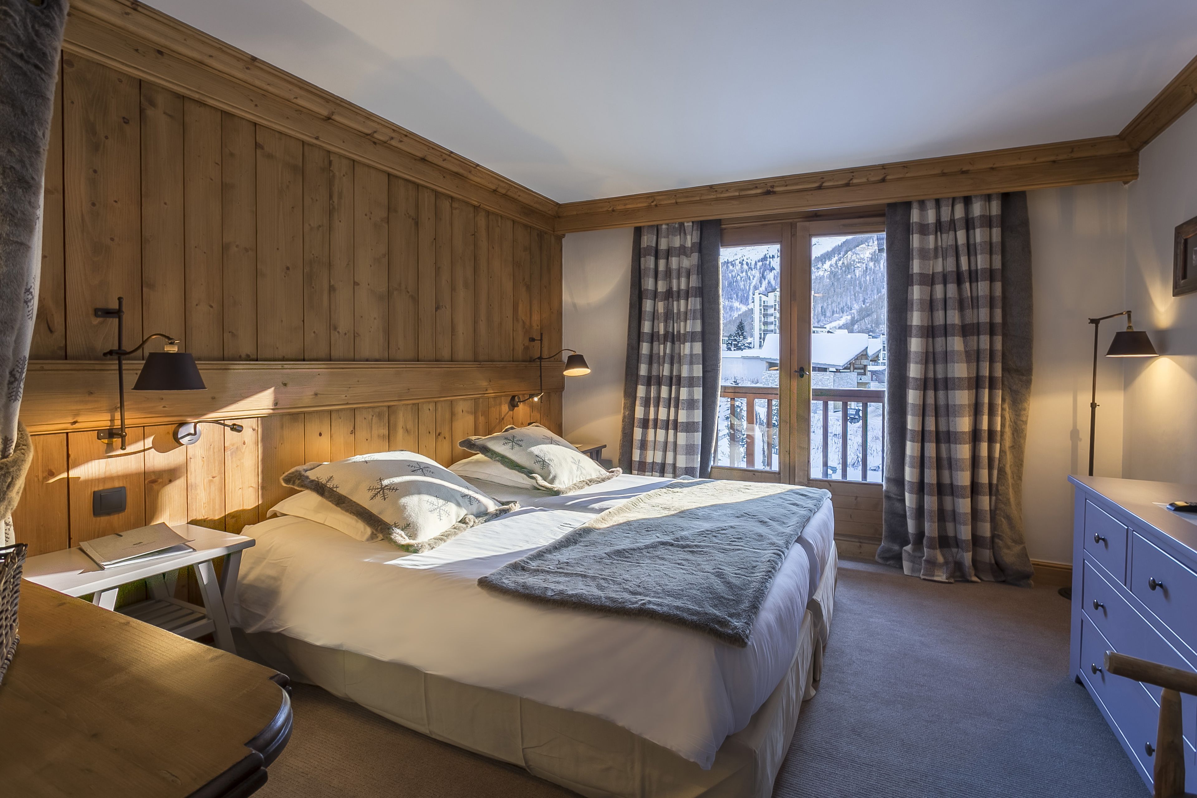 superior double or twin room | in-room safe, soundproofing, iron/ironing board, cots/infant beds