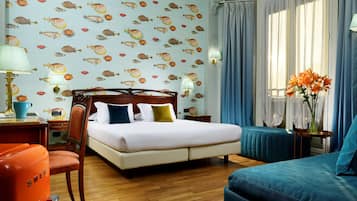 Minibar, Zimmersafe, Schreibtisch, laptopgeeigneter Arbeitsplatz