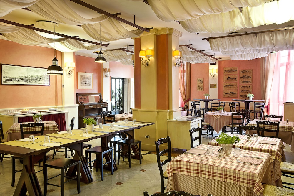 Hotel Continental Genoa by null