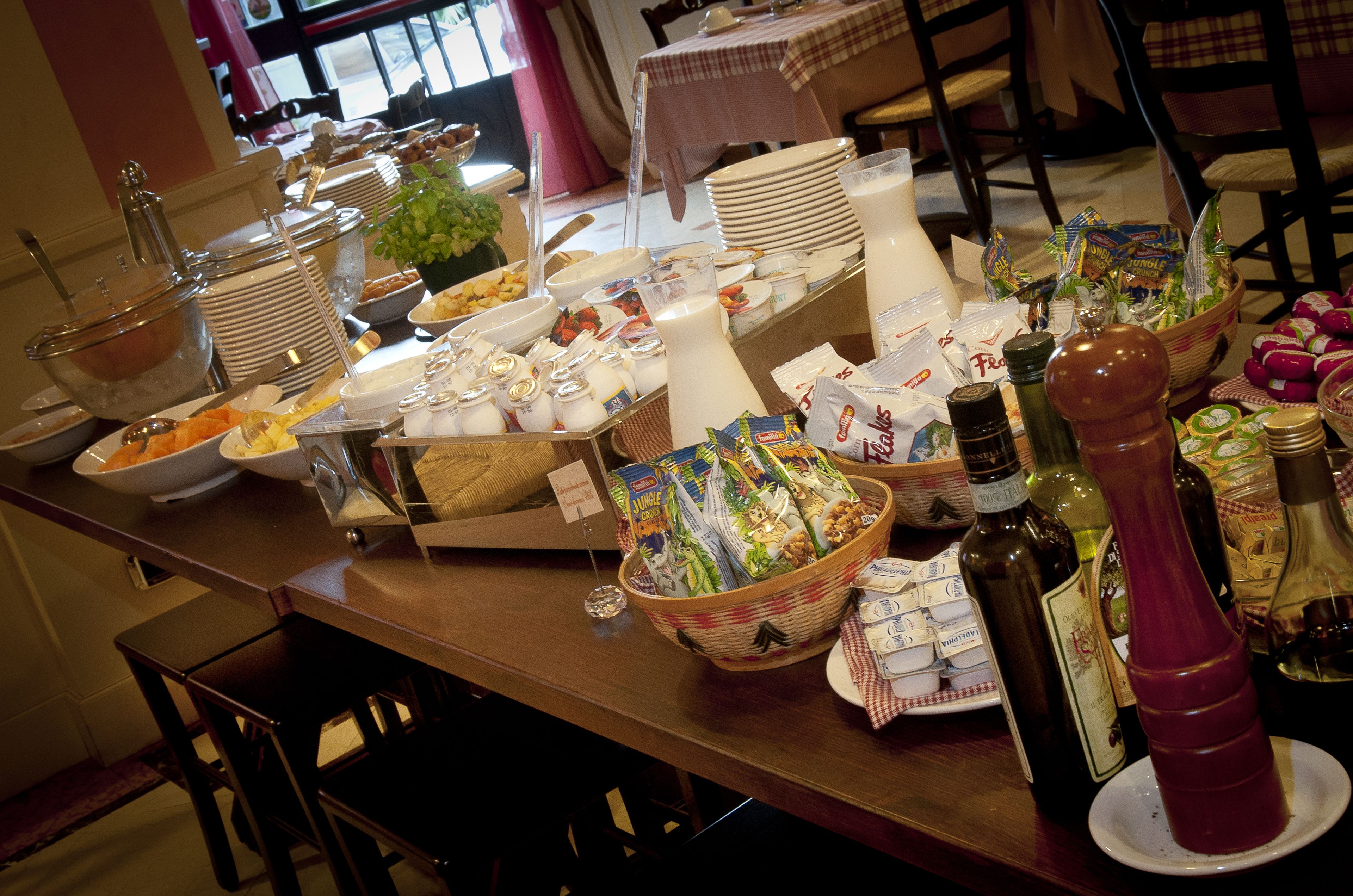 Daily buffet breakfast (EUR 15 per person)