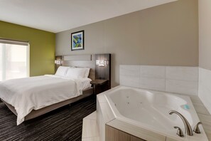 Standard Room, 1 King Bed, Jetted Tub
