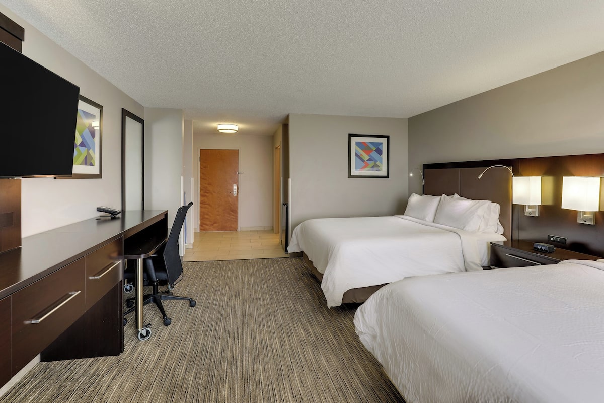 In-room safe, desk, iron/ironing board, free cribs/infant beds