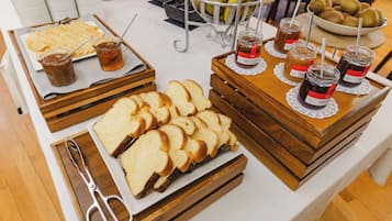 Daily buffet breakfast for a fee