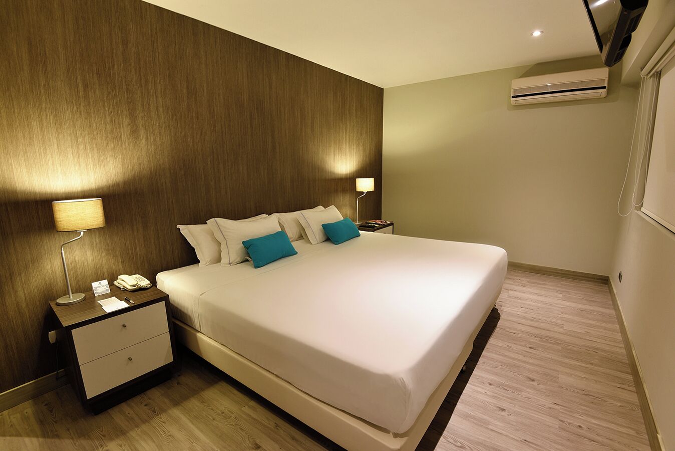 ห้องดับเบิล, วิวเมือง | เครื่องนอนระดับพรีเมียม, ผ้านวมขนเป็ด, มินิบาร์, ตู้นิรภัยในห้องพัก