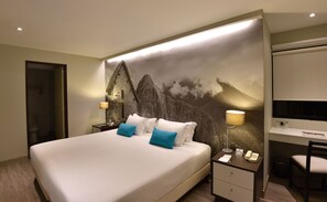 Ropa de cama de alta calidad y minibar 