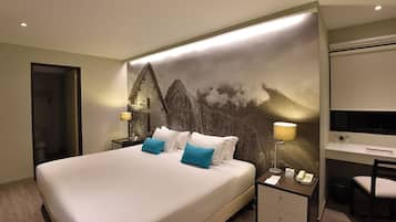 Standard Double Room, 1 King Bed | Premium bedding, down comforters, minibar, in-room safe