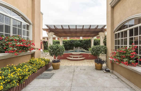 Couples treatment room(s), body treatments, aromatherapy