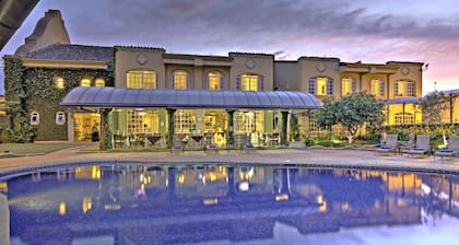 Casa Conde Hotel & Suites