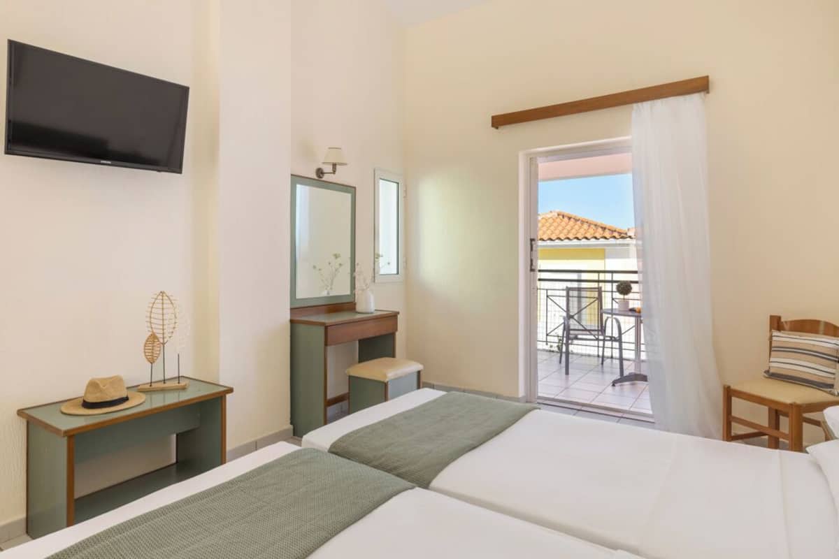 Double or Twin Room, Partial Sea View | Hypo-allergenic bedding, in-room safe, desk, soundproofing