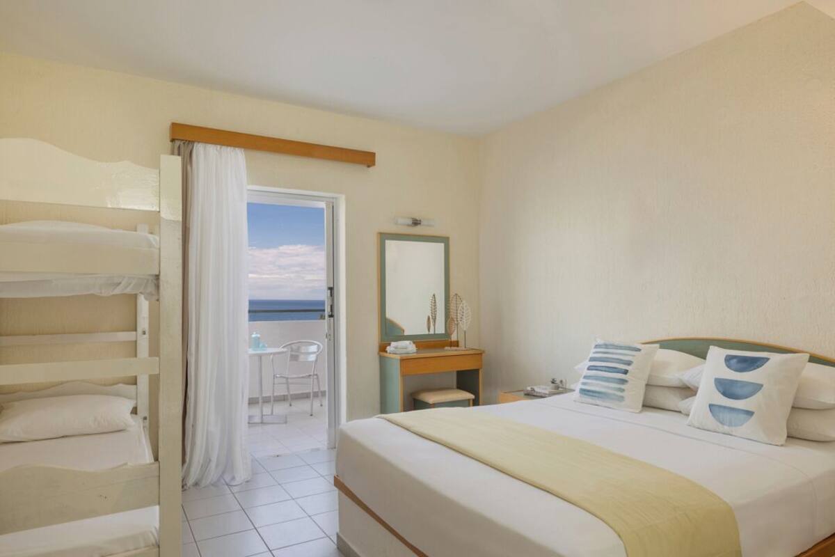 Double or Twin Room, Sea View | Hypo-allergenic bedding, in-room safe, desk, soundproofing