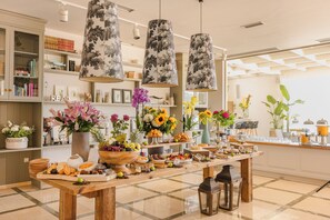 Free daily buffet breakfast - Thalassa Boutique Hotel - Adults Only (Kefalonia)
