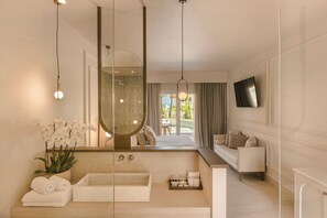 Design Double Swim-Up Room