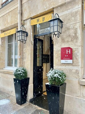 Fachada de la propiedad