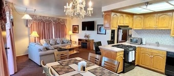 Oakridge Inn