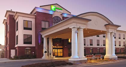Holiday Inn Express Hotel & Suites Pine Bluff / Pines Mall by IHG