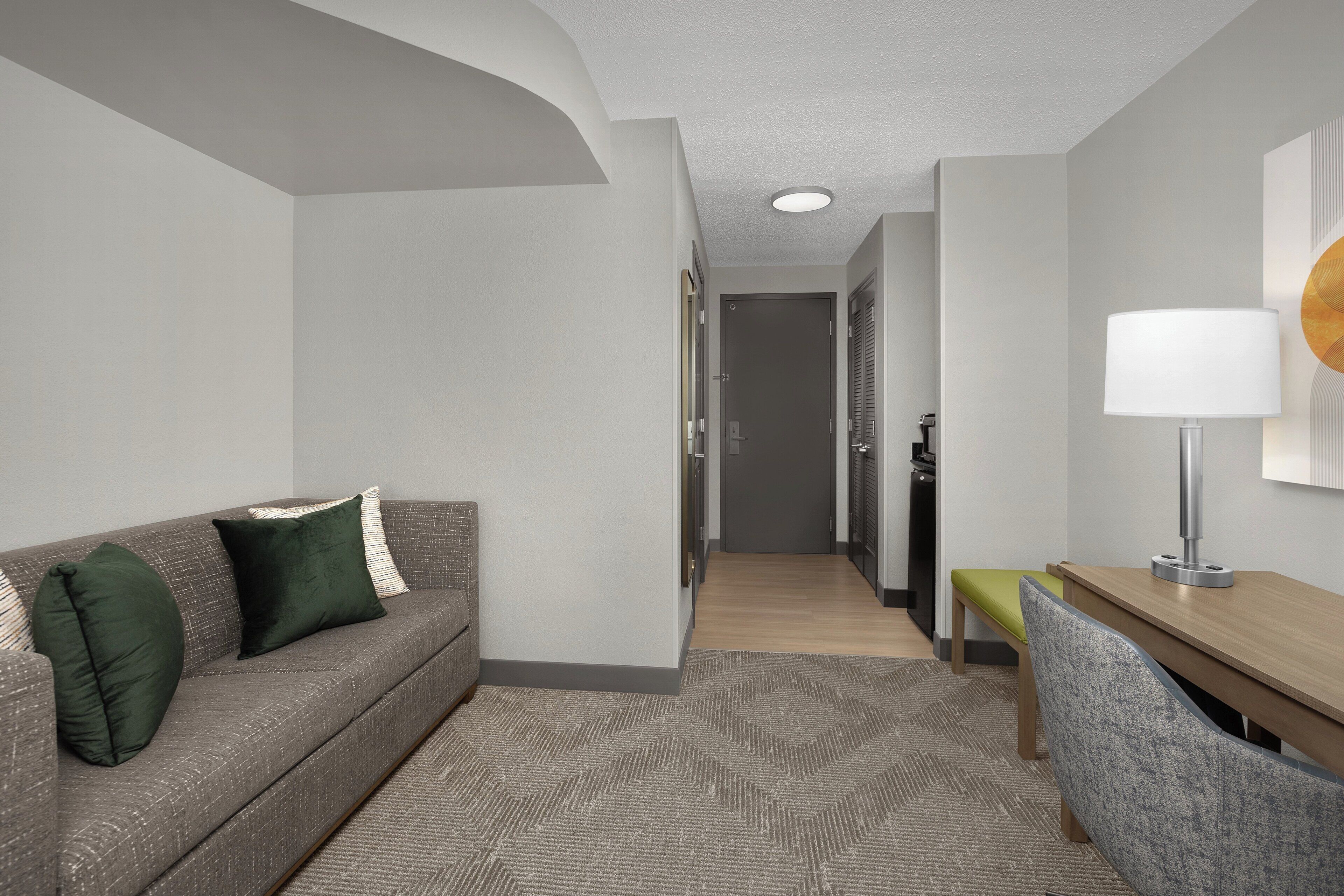 Suite, 1 letto queen | Una cassaforte in camera, con stile personalizzato