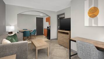In-room safe, individually decorated, individually furnished, desk