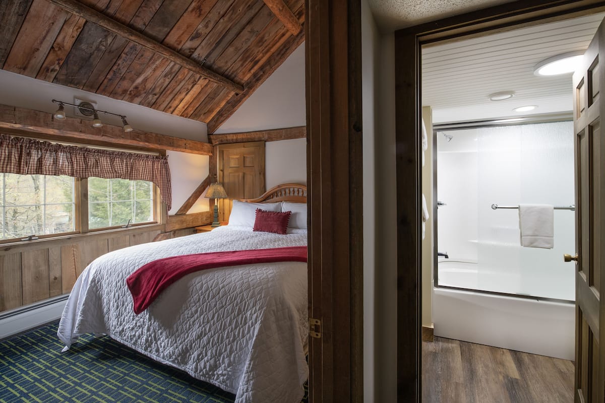 1 habitación, tabla de planchar con plancha, wifi gratis y ropa de cama