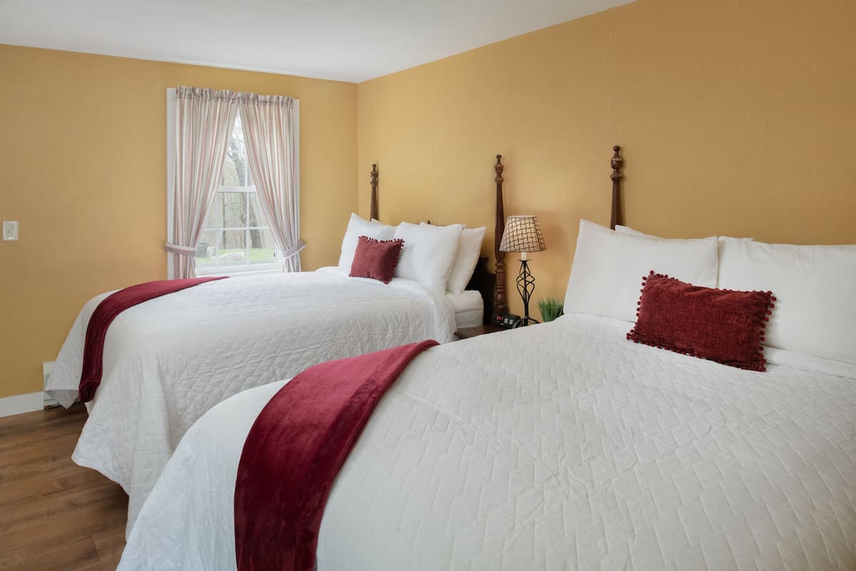 1 habitación, tabla de planchar con plancha, wifi gratis y ropa de cama