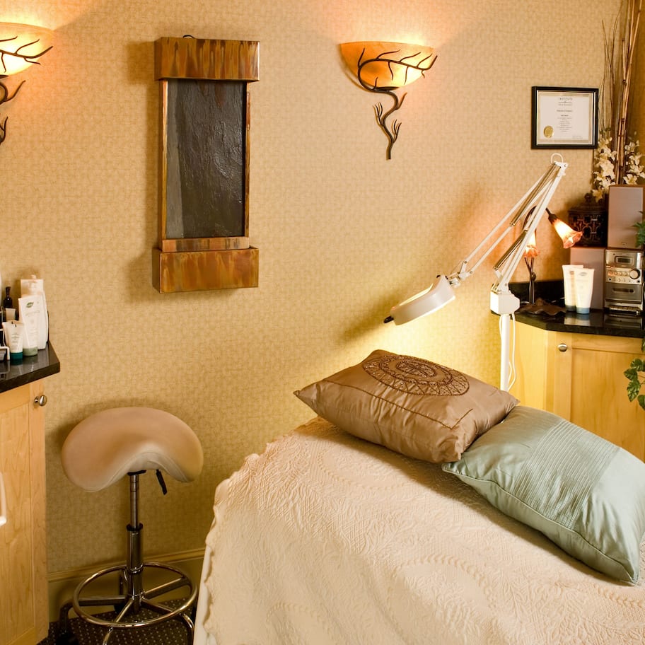 Turkish bath, body treatments, aromatherapy, body wraps, body scrubs