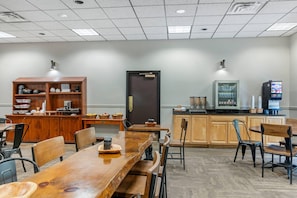 Free daily continental breakfast