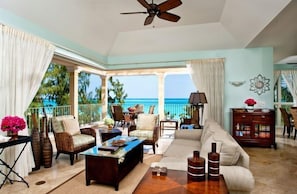 3 Bedroom Ocean Front Deluxe Villa | Quang cảnh từ phòng