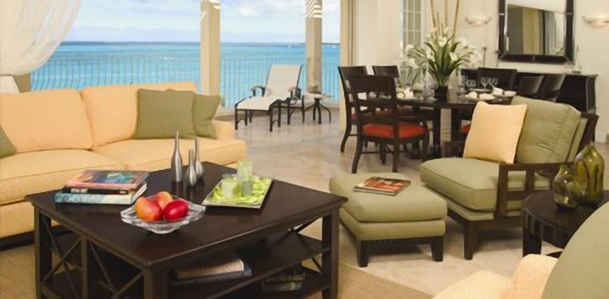 2 bedroom ocean front penthouse villa | living area