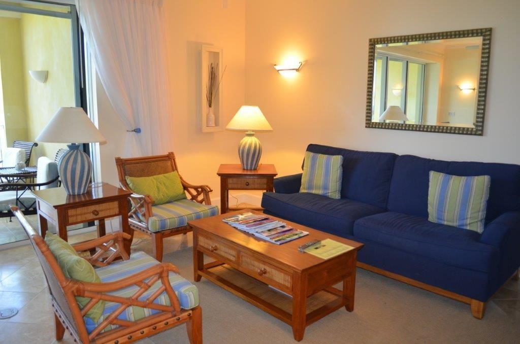 1 bedroom ocean front villa | living room