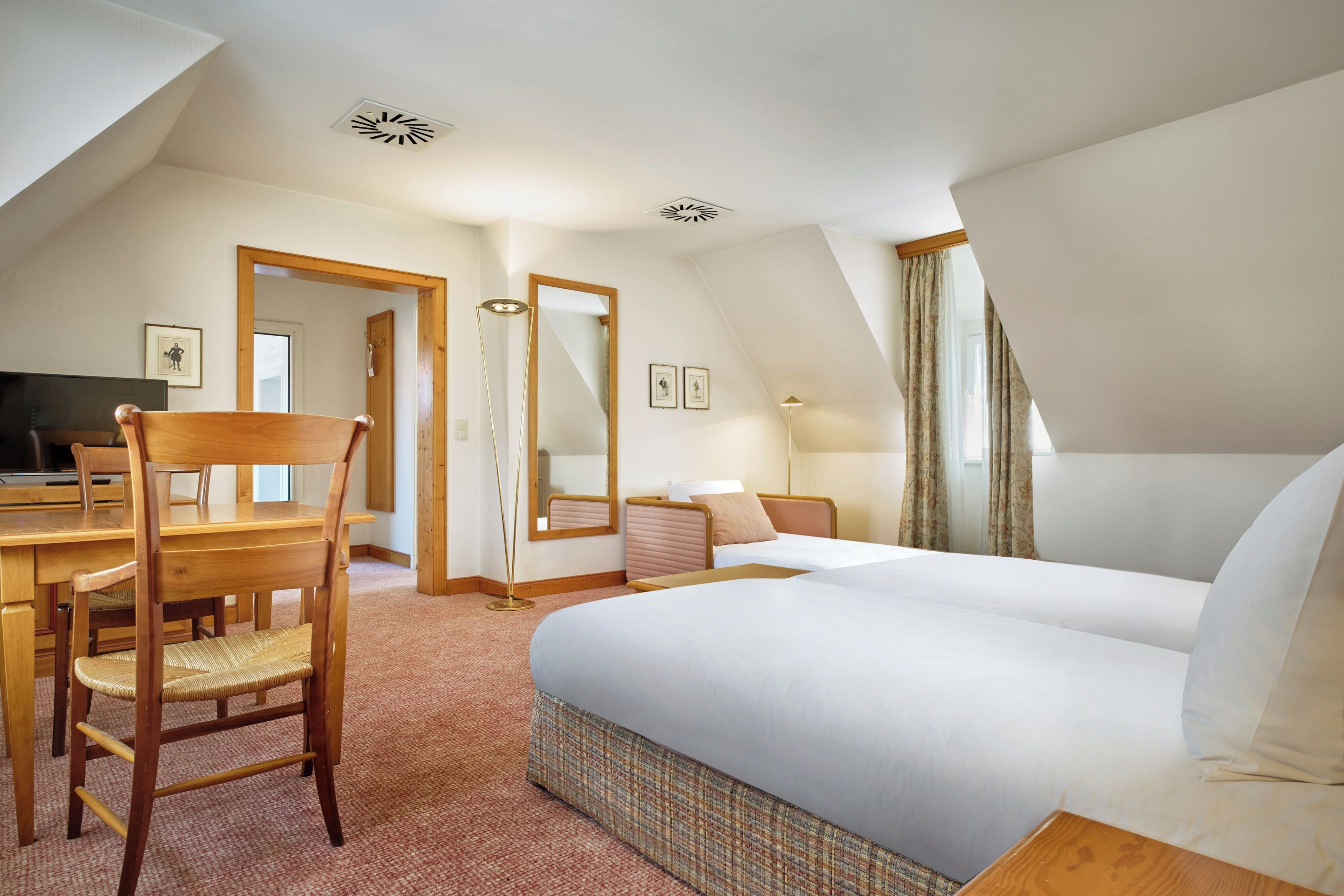 Camera tripla (Privilege) | Biancheria da letto di alta qualità, una cassaforte in camera