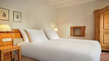 Chambre Double Supérieure | Literie de qualité supérieure, coffres-forts dans les chambres