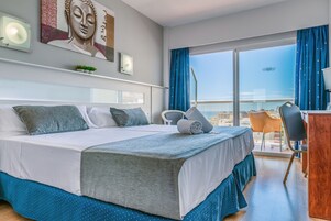 Premium-sengetøj, minibar, pengeskab på værelset, skrivebord