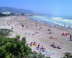 Pantai berhampiran 