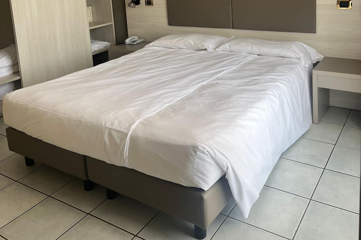 Standard Suite, 2 Bedrooms, Terrace, Garden View