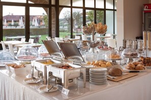 Petit déjeuner buffet