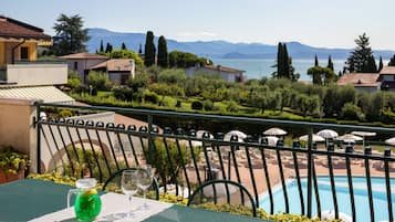 Standard-Suite, 2 Schlafzimmer, Balkon, Seeblick | Hochwertige Bettwaren, Daunenbettdecken, Zimmersafe