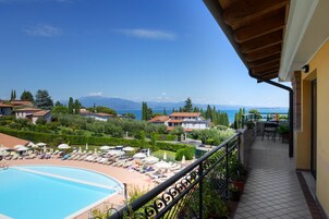 Superior Suite, 1 Bedroom, Terrace, Lake View | Terrace/patio