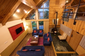 Hornbill (Five Bedroom Cottage) | 1 bedroom, minibar, in-room safe, desk