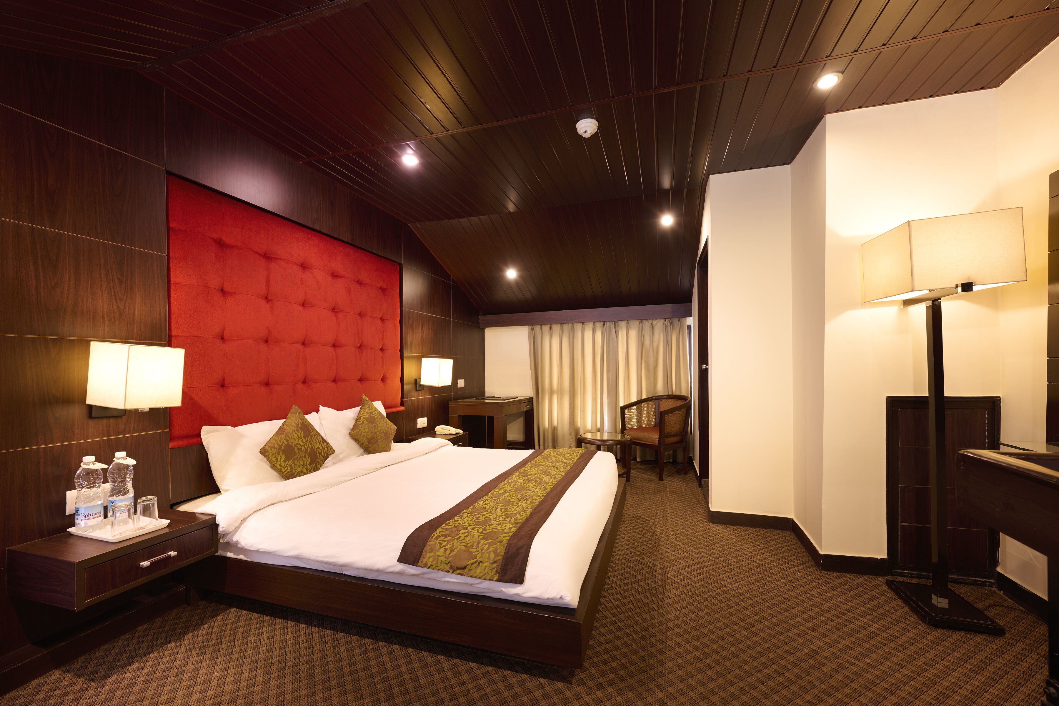 pelican suite (duplex suite) | 1 bedroom, minibar, in-room safe, desk