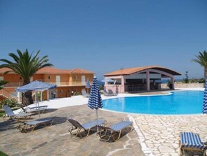 Pool - Sotiris Apartments (Kefalonia)