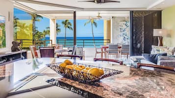 Condo, 2 Bedrooms, Oceanfront (301) | Property amenity