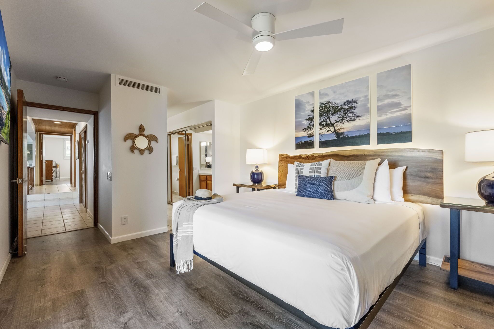 Room, 2 Bedrooms, Oceanfront (2 Bath, Gold) | 1 bedroom, individually furnished, iron/ironing board, free WiFi