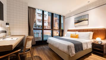 Premium bedding, in-room safe, desk, laptop workspace