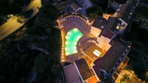 Piscine extérieure (ouverte en saison)