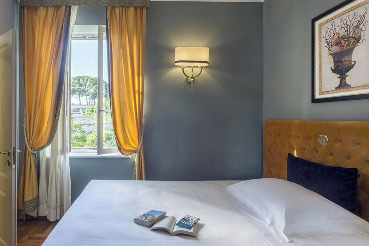 Classic Single Room | Minibar, in-room safe, blackout drapes, soundproofing