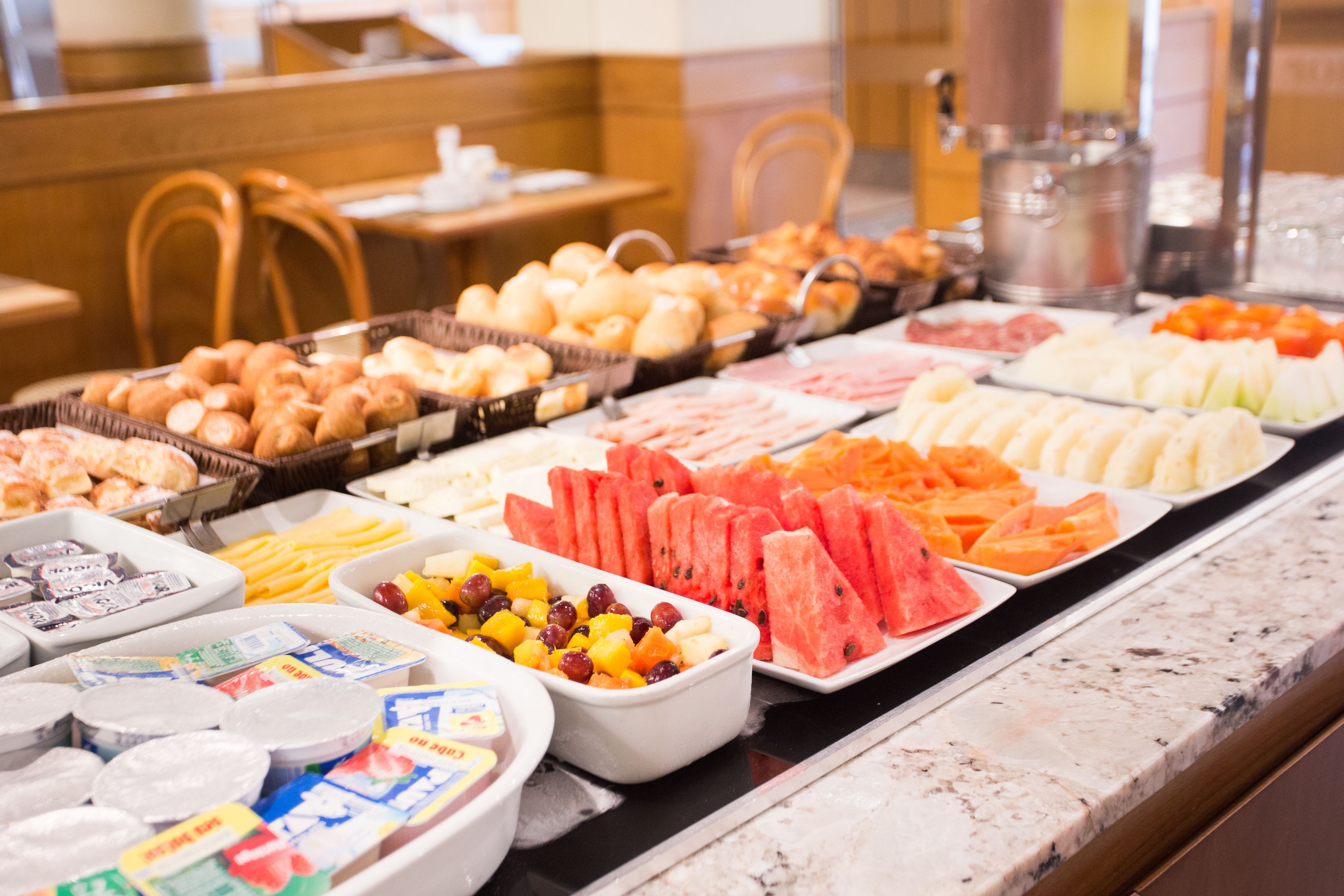 breakfast, lunch and dinner served