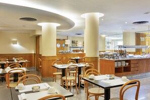 Breakfast, lunch and dinner served - Windsor Martinique Copacabana (Rio de Janeiro)