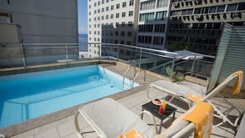 Udendørs pool, parasoller