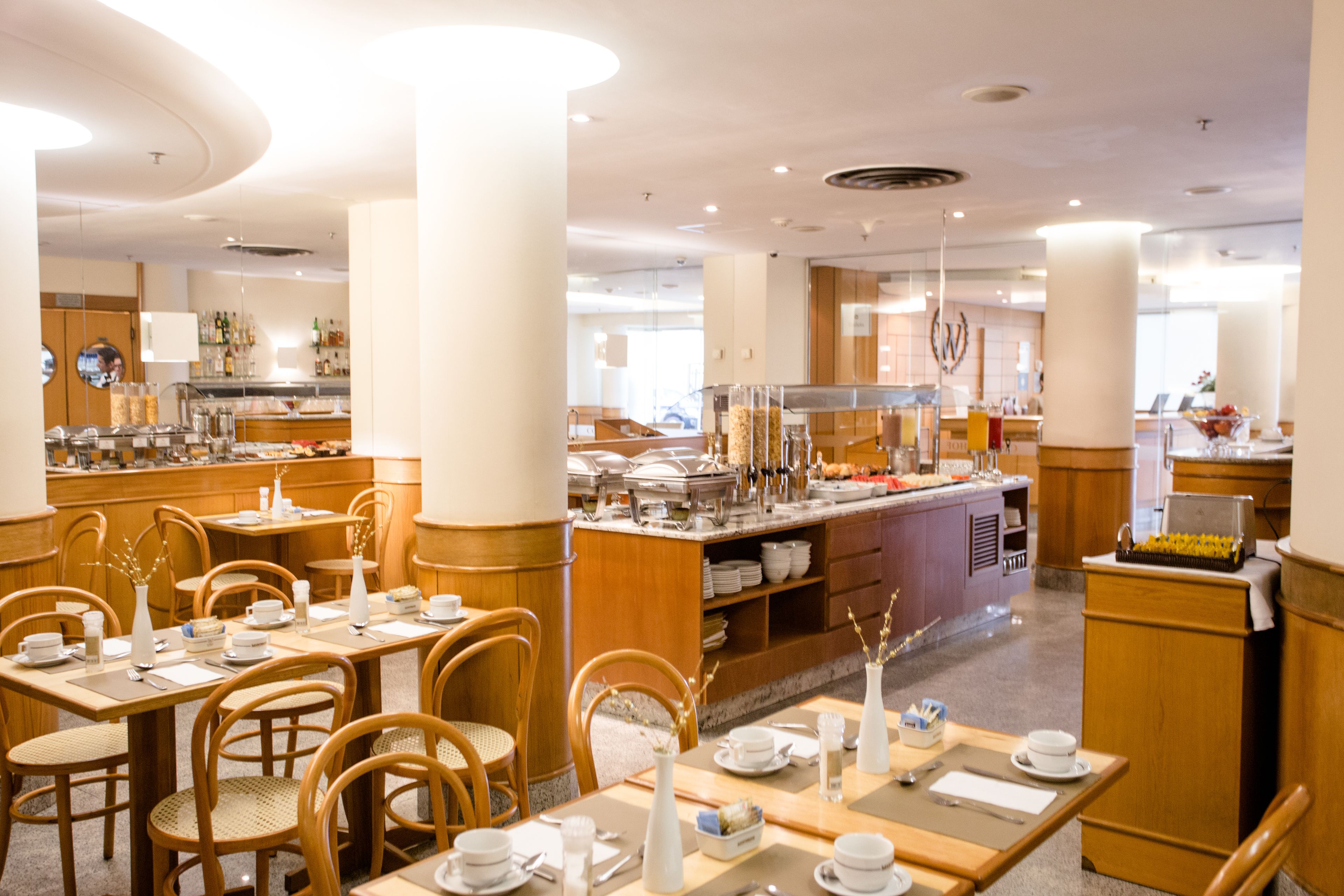 breakfast, lunch and dinner served